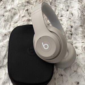 Beats Studio Pro Headphones - Sandstone